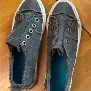 Woman’s Slip on Sneakers